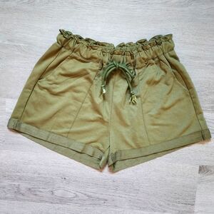 Women's Boutique Solid Green Casual High Waisted Paperbag Waist Shorts Small S